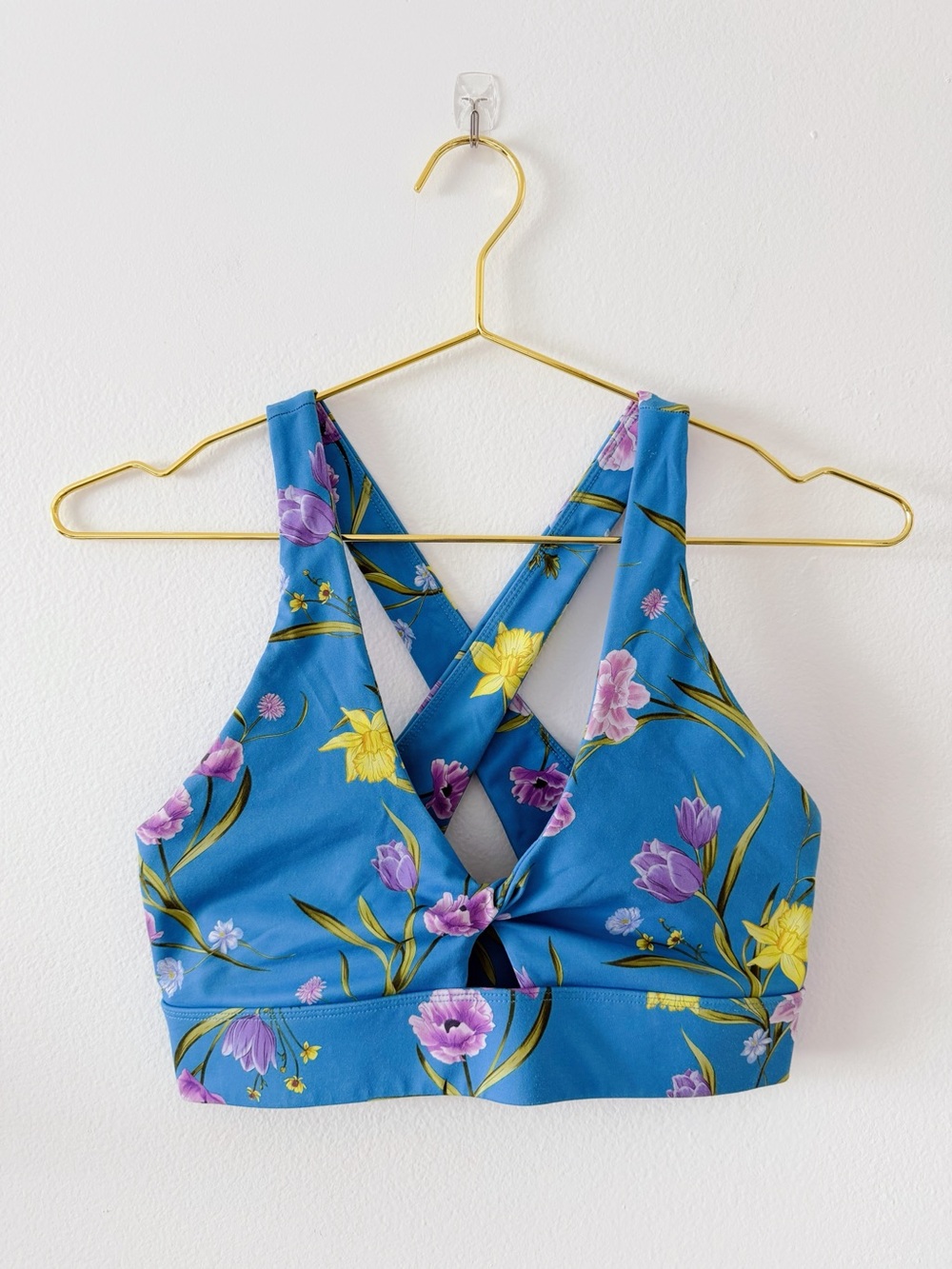 Fabletics Oasis Twist Medium Impact Sports Bra